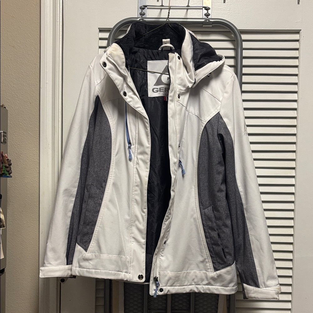 Gerry Weber Women's White and Gray Ski Jacket